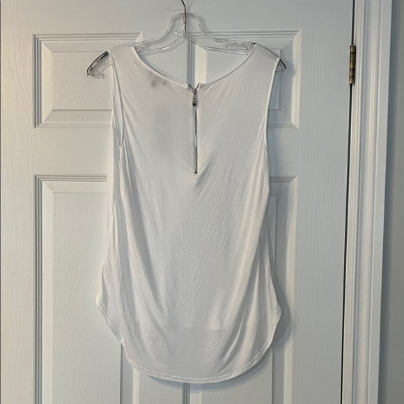 Le Chateau Classic White Tank Top - Picture 3 of 4